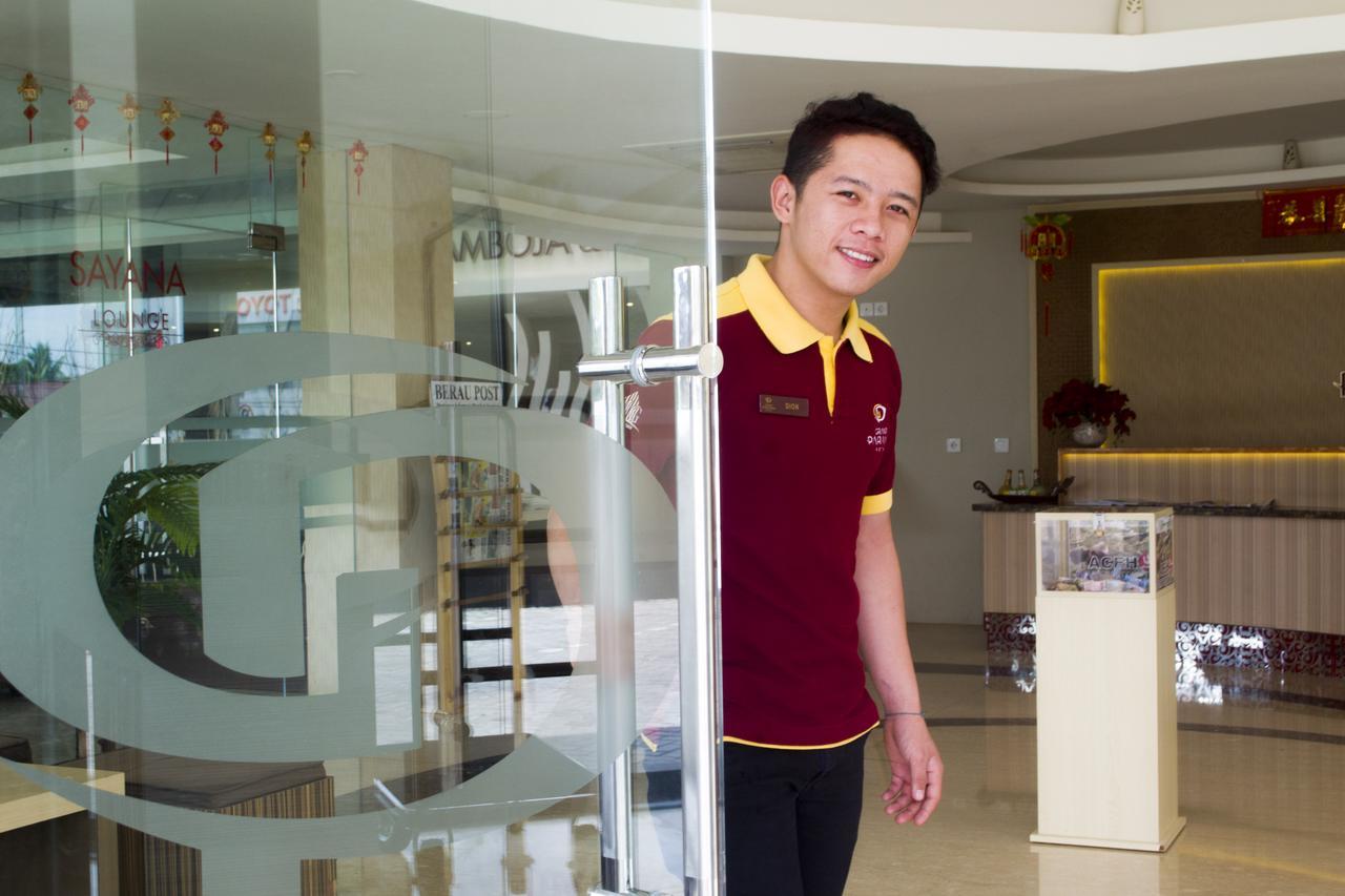 Grand Parama Hotel Tanjung Redep Экстерьер фото