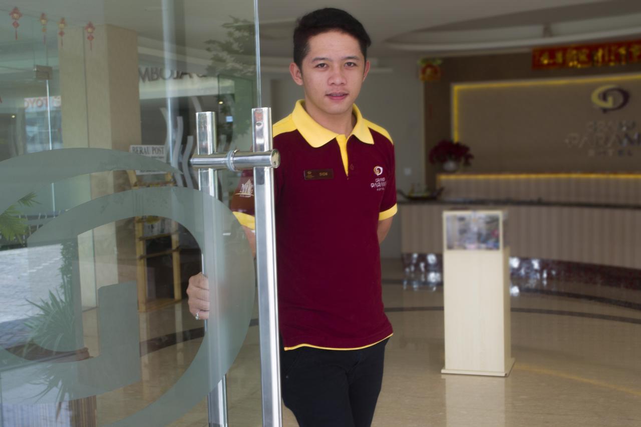 Grand Parama Hotel Tanjung Redep Экстерьер фото