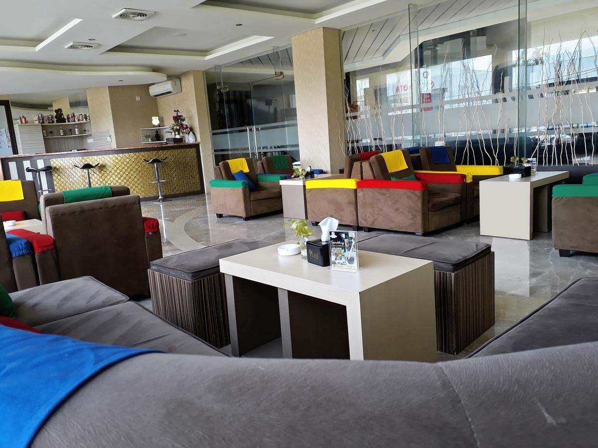 Grand Parama Hotel Tanjung Redep Экстерьер фото