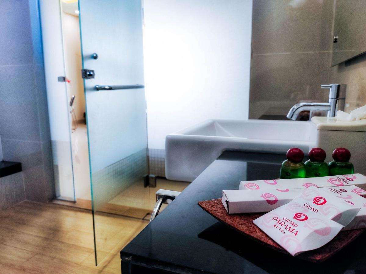 Grand Parama Hotel Tanjung Redep Экстерьер фото